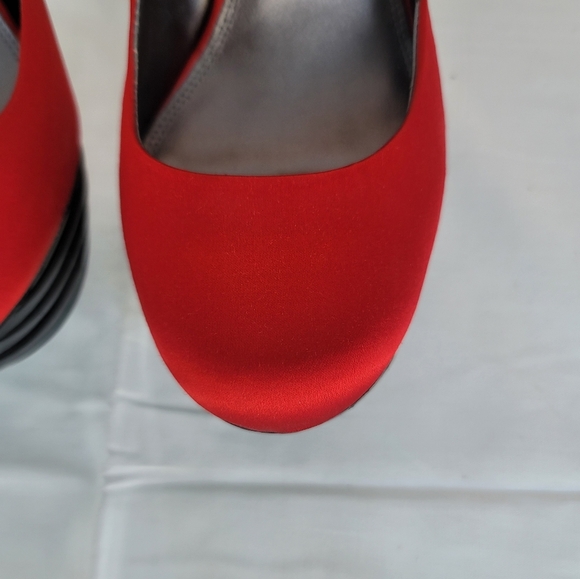 NEW Bebe Riley Platform Heels Heatwave Red - Picture 9 of 11